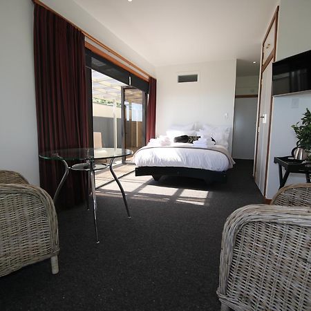 Te Puru Beach Lodge Exteriör bild