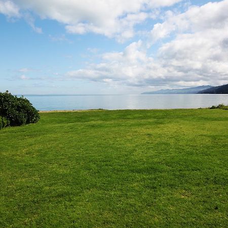 Te Puru Beach Lodge Exteriör bild