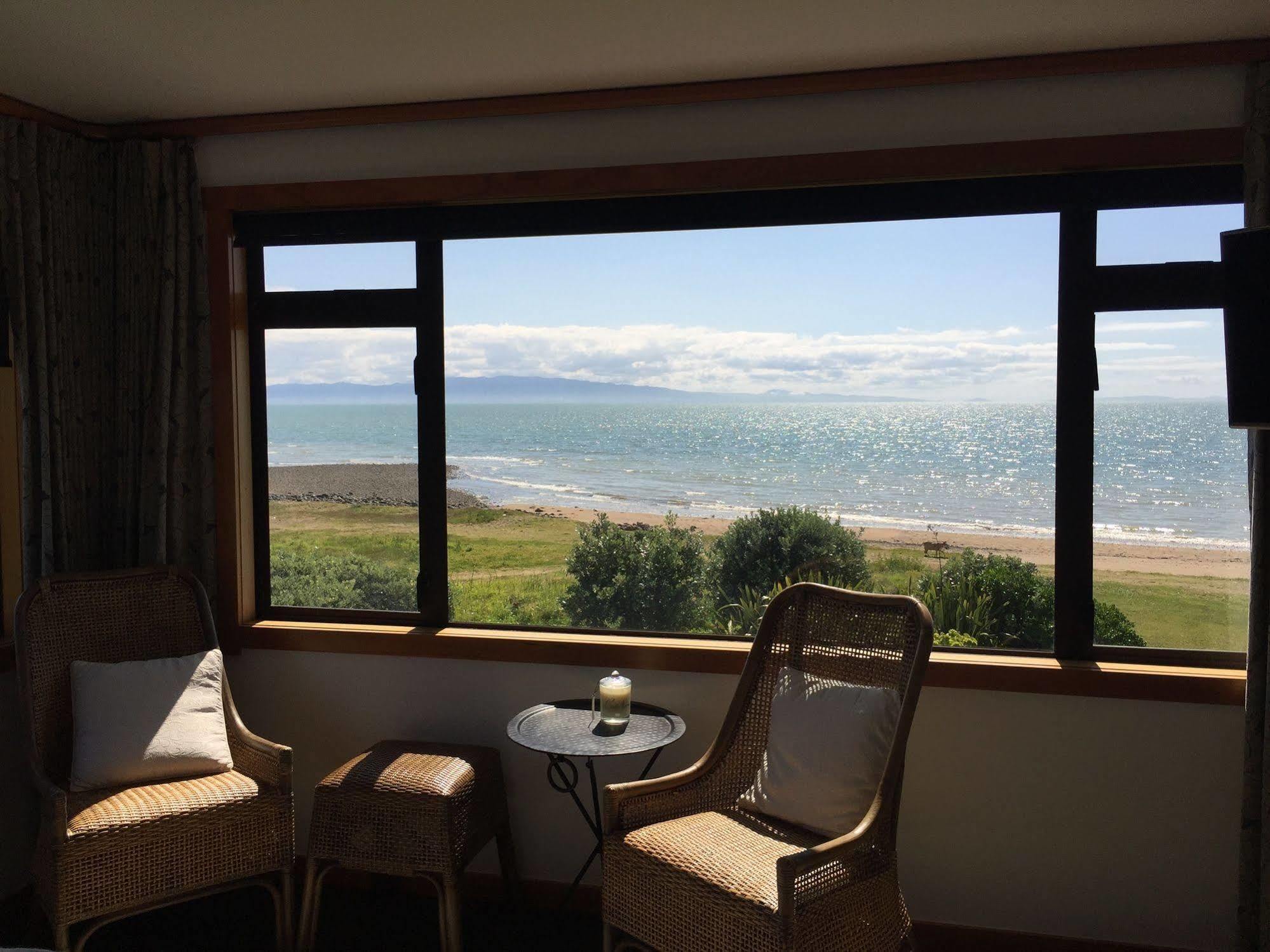 Te Puru Beach Lodge Exteriör bild